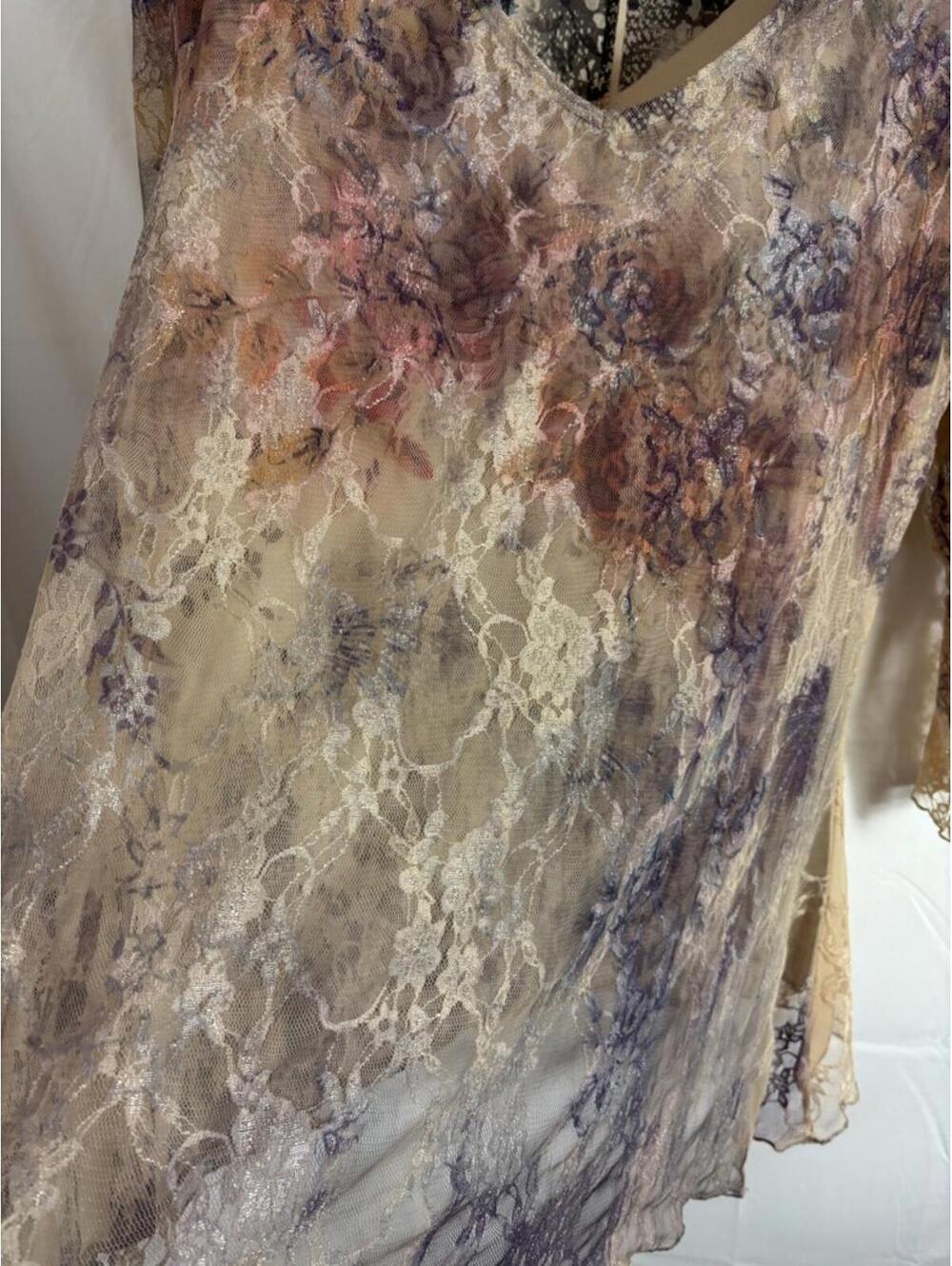 Whimsigoth Romantic Floral Lace V-Neck 3/4 Sleeve Shark-bite Hem Top Size L - Picture 6 of 15